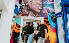 Rotterdam Teleport Hotel